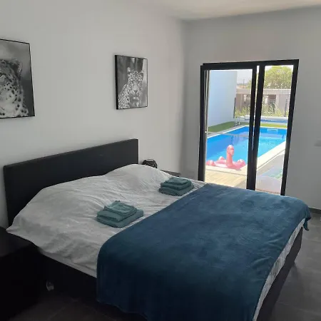 فيلة Casa Felino Nadadouro